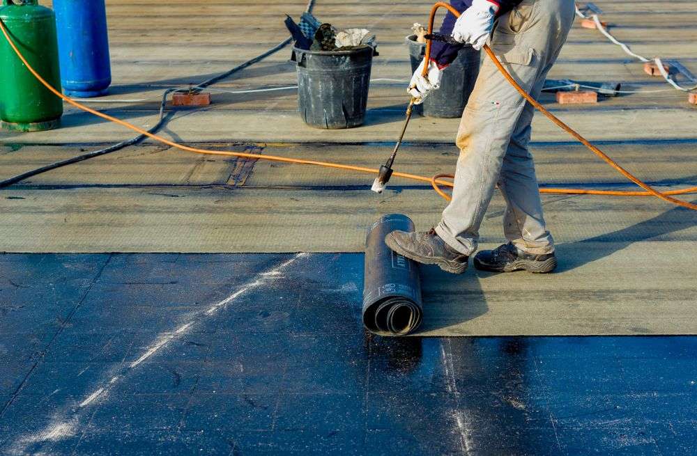 Nieuw dak met bitumen leggen in Oudewater